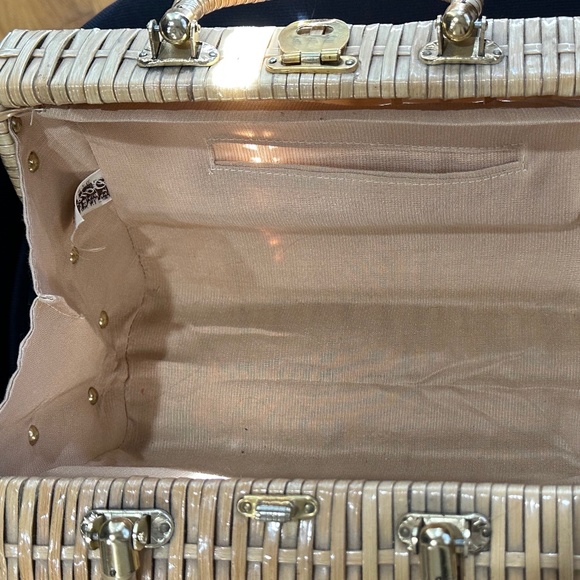 Woven Straw Handbag with Embroidered Pastel Flowers. Vtg. 1960s - Adorable - Picture 9 of 13